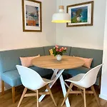 Townhouse Am Kurpark - Ferienhaus, 2 Schlafzimmer, Arcade, Wallbox, Inklusive Waesche Apartment *