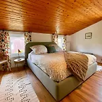 Townhouse Am Kurpark - Ferienhaus, 2 Schlafzimmer, Arcade, Wallbox, Inklusive Waesche Apartment