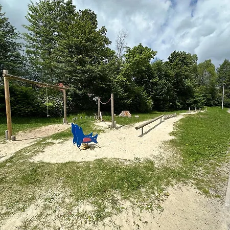 Townhouse Am Kurpark - Grosszuegiges Mit Wallbox, Retro-spielautomat & Eigenem Eingang - Ruhig, Zentral, Ideal Fuer Familien, Parkplatz Direkt Vor Der Tuer Dom wakacyjny