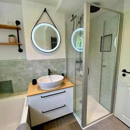 Townhouse Am Kurpark - Ferienhaus, 2 Schlafzimmer, Arcade, Wallbox, Inklusive Waesche 公寓 *