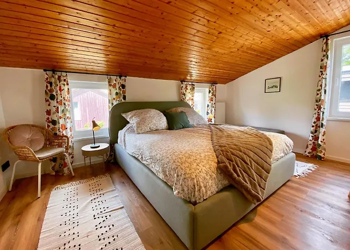 Townhouse Am Kurpark - Ferienhaus, 2 Schlafzimmer, Arcade, Wallbox, Inklusive Waesche Daire
